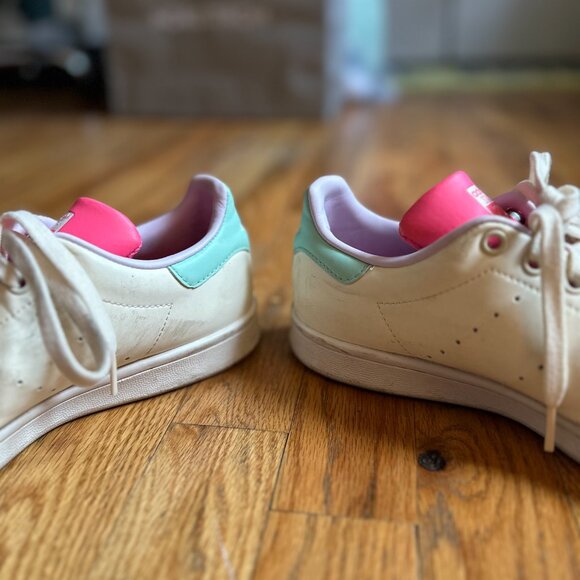 Stan Smith Neon Sneakers - Picture 5 of 6